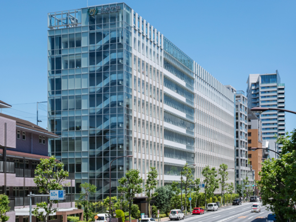 広尾学園中学校・高等学校校舎